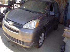 2005 TOYOTA SIENNA, GRAY, CE MODEL, 3.3L, AT, FWD.   Z26445